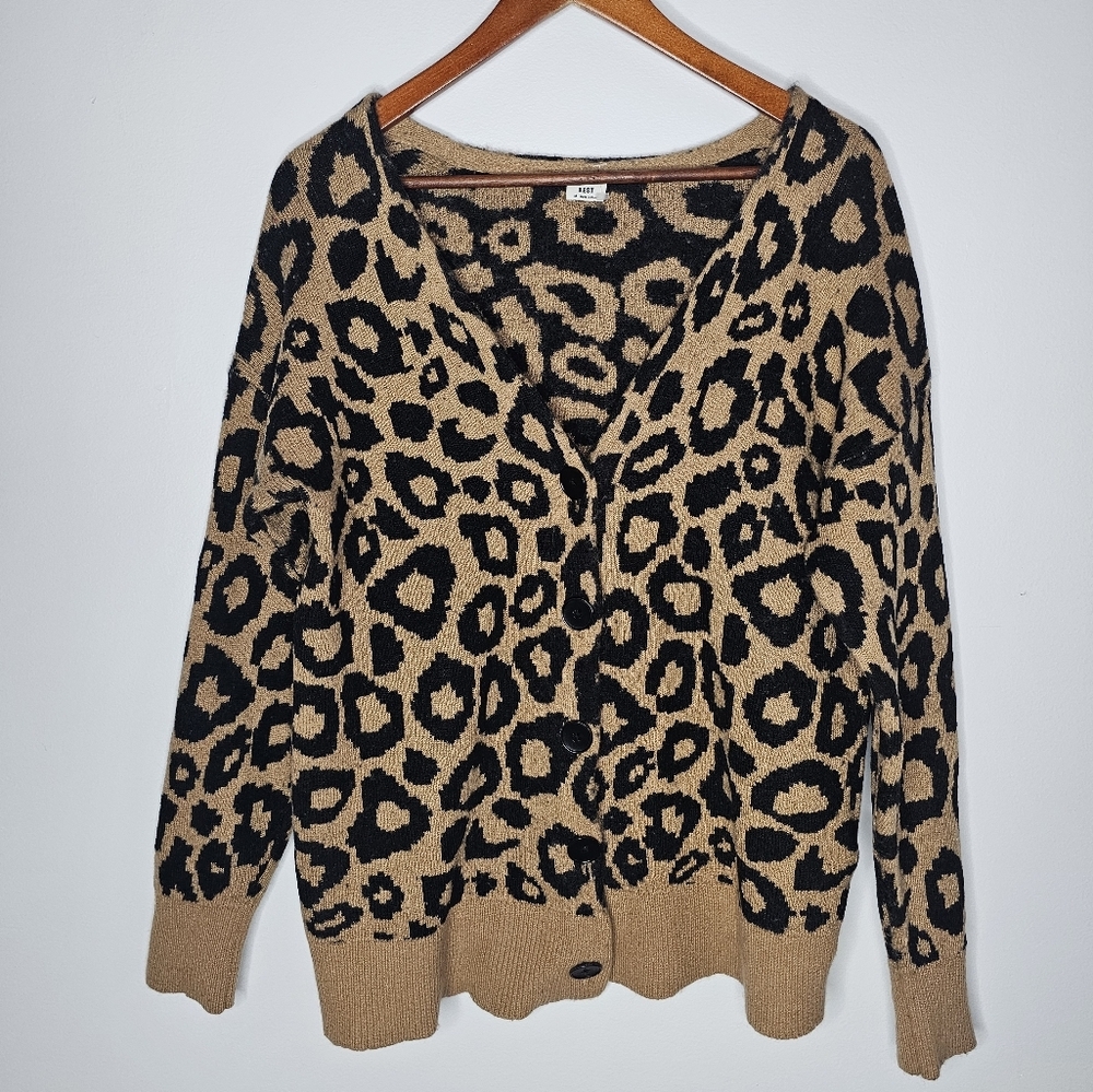 Aritzia Sunday Best Leopard Print Button Up Cardigan Size Medium - Picture 1 of 5